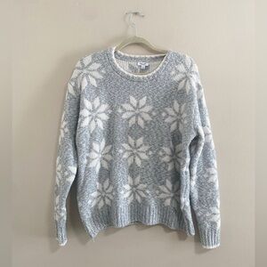 Splendid Grey and White Snowflake Fuzzy Sweater Size Medium